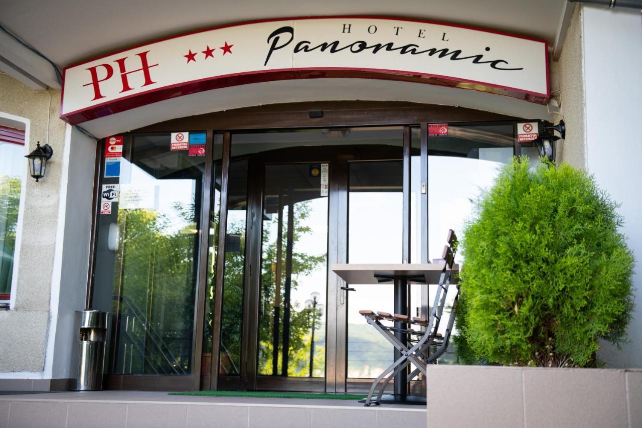 Hotel Panoramic Ramnicu Valcea Bagian luar foto