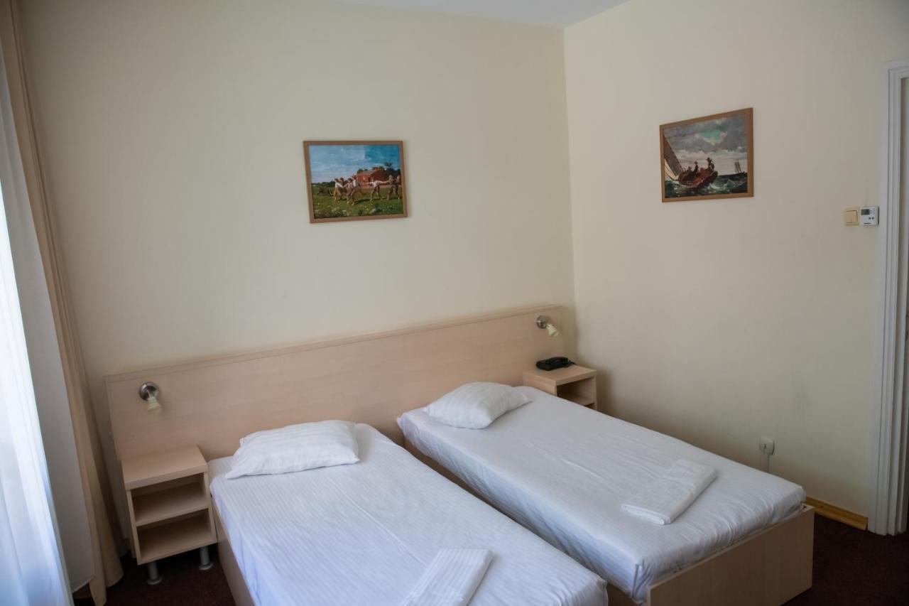 Hotel Panoramic Ramnicu Valcea Bagian luar foto