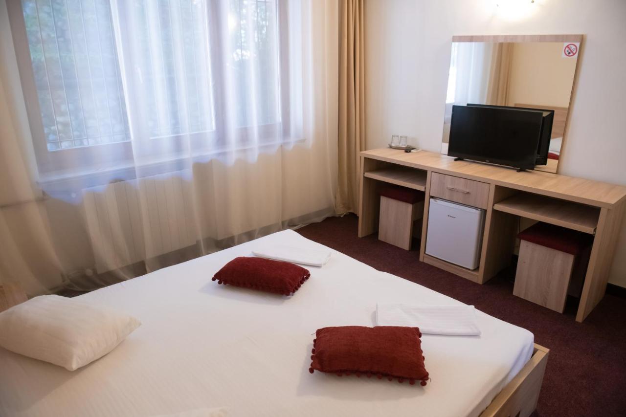 Hotel Panoramic Ramnicu Valcea Bagian luar foto