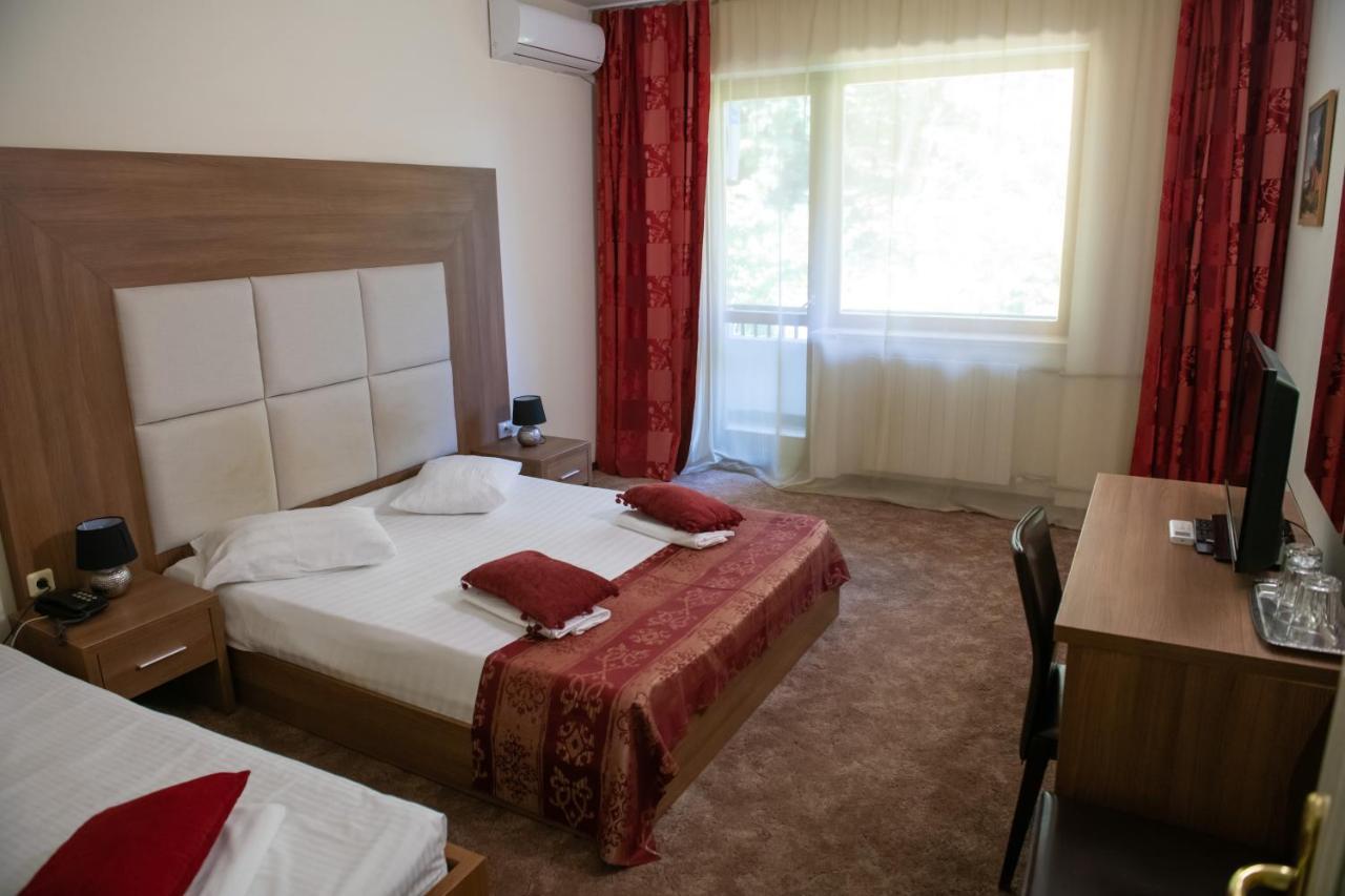 Hotel Panoramic Ramnicu Valcea Bagian luar foto