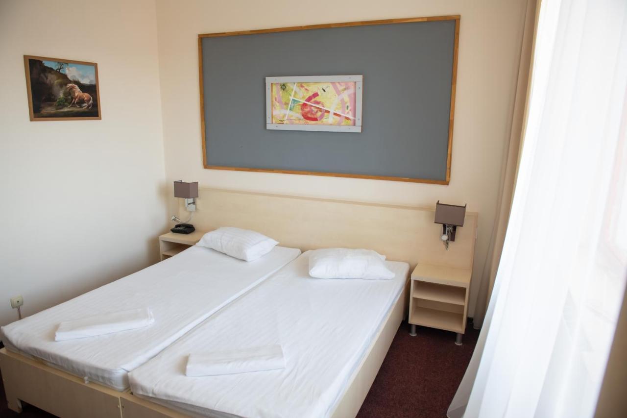Hotel Panoramic Ramnicu Valcea Bagian luar foto
