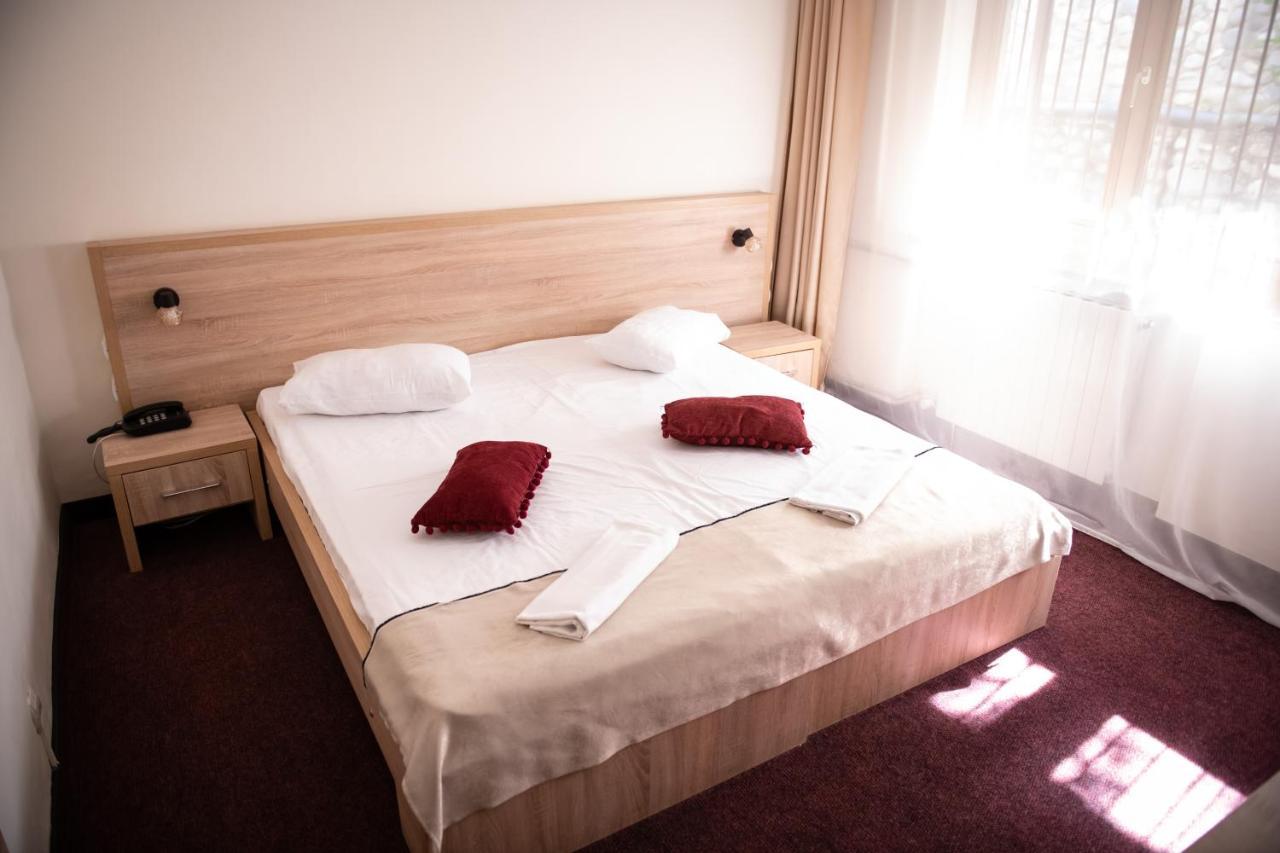 Hotel Panoramic Ramnicu Valcea Bagian luar foto