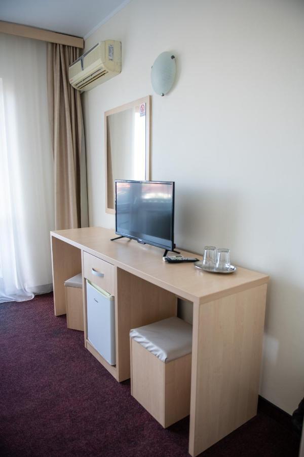 Hotel Panoramic Ramnicu Valcea Bagian luar foto