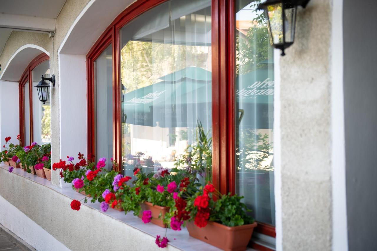 Hotel Panoramic Ramnicu Valcea Bagian luar foto