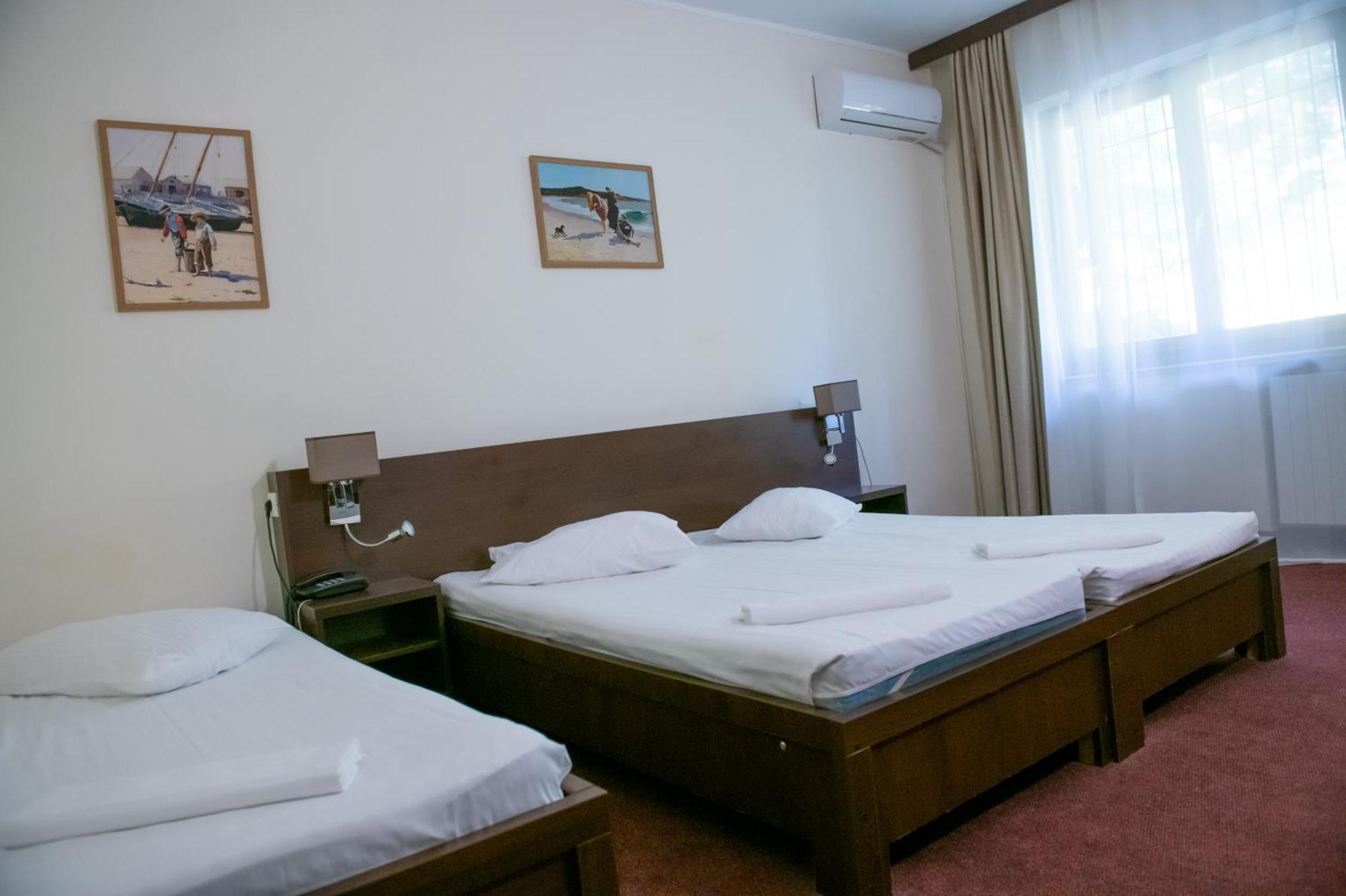 Hotel Panoramic Ramnicu Valcea Bagian luar foto