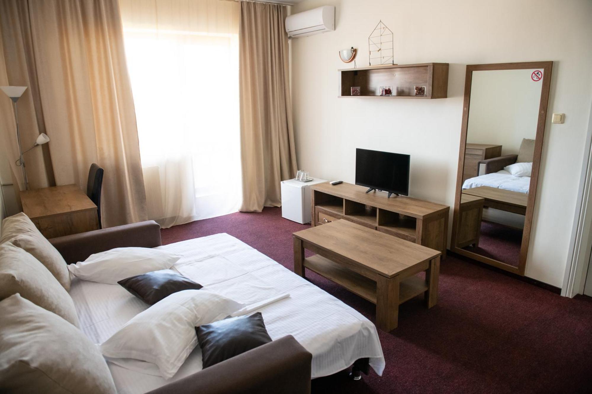 Hotel Panoramic Ramnicu Valcea Bagian luar foto